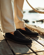 Mocassins premium en daim à semelle noire – vue 10